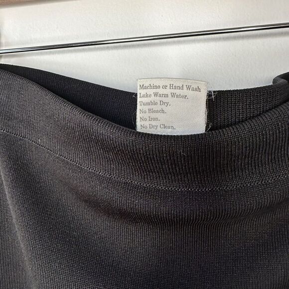 Exclusively Misook 36" Straight Knit Skirt in Black M - Picture 9 of 10